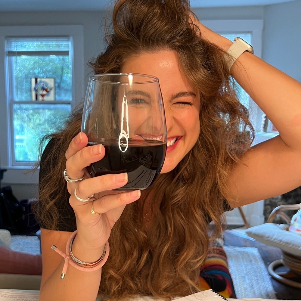 Meet your Posher, Emily